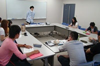 GLOBAL SQUARE外国語勉強会の様子（写真は2012年度のものです）