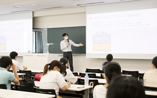 文学科の模擬授業が始まりました