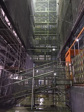 【20160412】建築工事／中央エリア1階「吹抜け南側・エレベーター（スケルトン）」部分