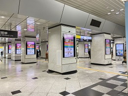 JR西日本 大阪駅御堂筋口 デジタルサイネージ