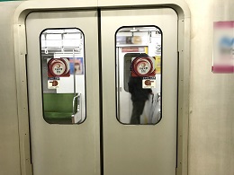 京都市営地下鉄　車内ドアステッカー（烏丸線車外）