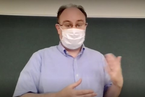Michael J. Conway(科目担当)