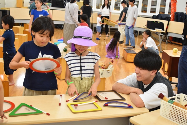 楽器体験の様子
