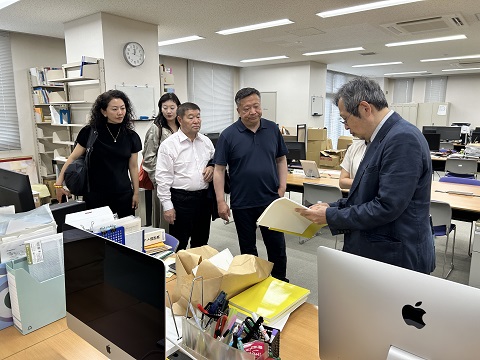 研究報告書を用いた研究説明