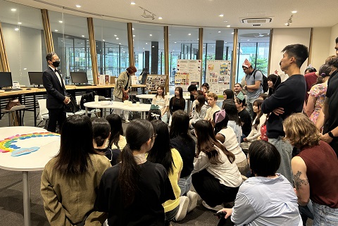 語学学習支援室長アマ教授の挨拶