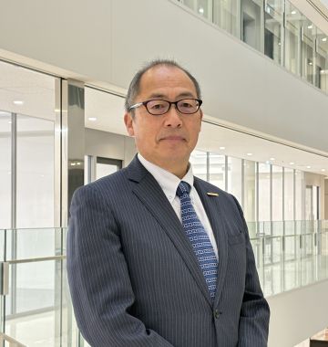 文学部教授　木越　康