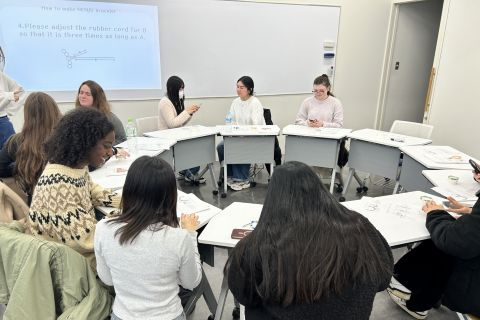 腕輪念珠作り後の打ち解けた様子