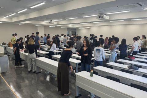 ジェスチャー伝言ゲームの様子
