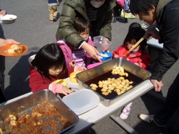 餅つき大会の様子