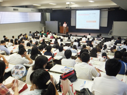 村山入学センター長による大学紹介