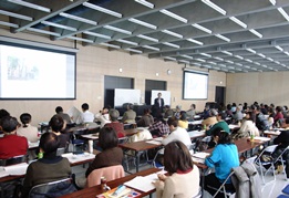 講座の様子（東京都港区、京都造形芸術大学外苑キャンパス）