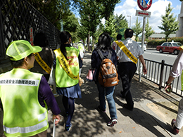 交通事故防止啓発活動の様子