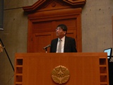 高橋先生（武蔵野美術大学教授）による記念講演の様子