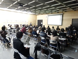 講座の様子（東京都港区、京都造形芸術大学外苑キャンパス）