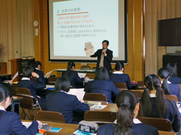 入学センター長 村山保史教授による「大学で学ぶということ」