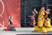 インド舞踊を披露