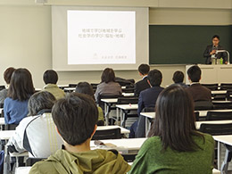 社会学部の模擬授業