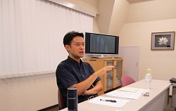 講師の繁田真爾氏