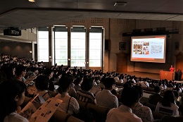 大学説明会の様子