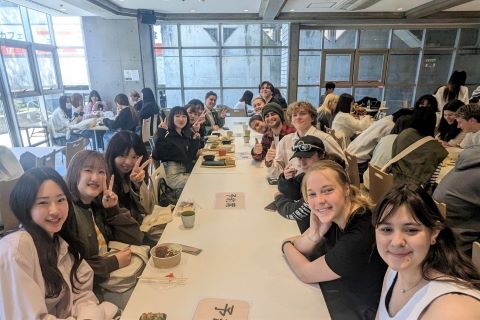 学食でランチタイム