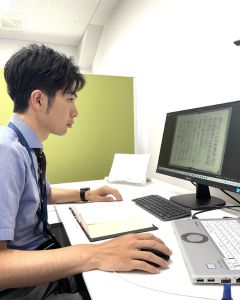 職場での写真