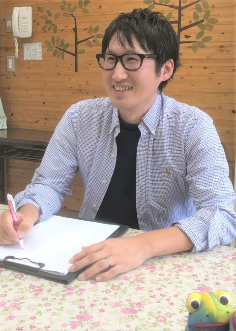相談対応をする山下さん