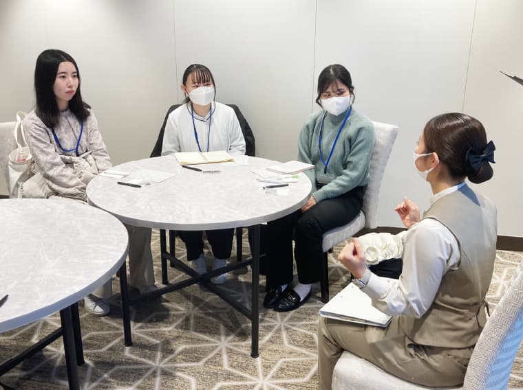 社員の方との座談会
