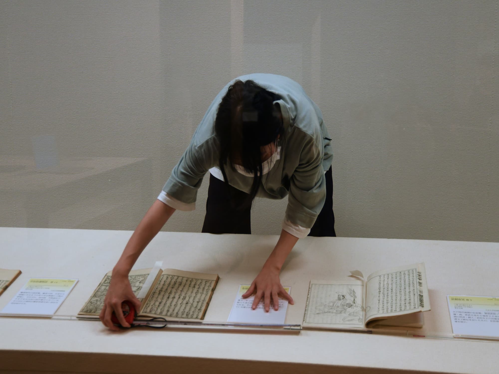 実習生展の準備の様子