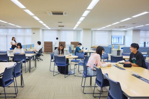 テーブル席